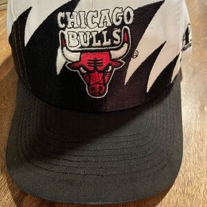 Vintage 90s Logo athletic Chicago Bulls hat